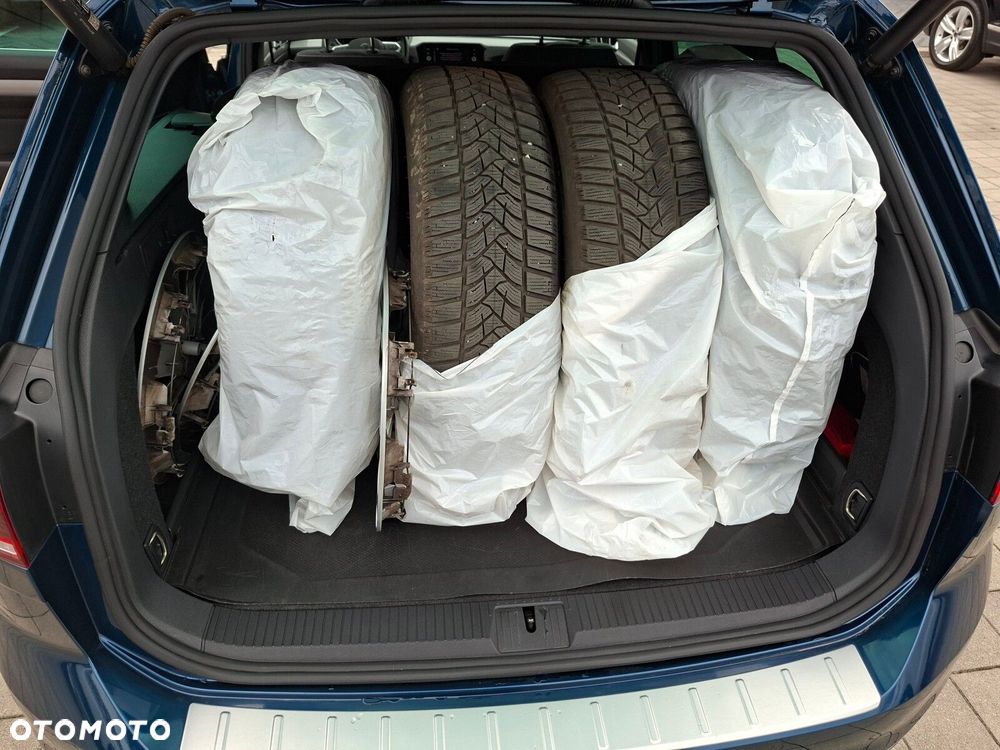 Volkswagen Passat - 14