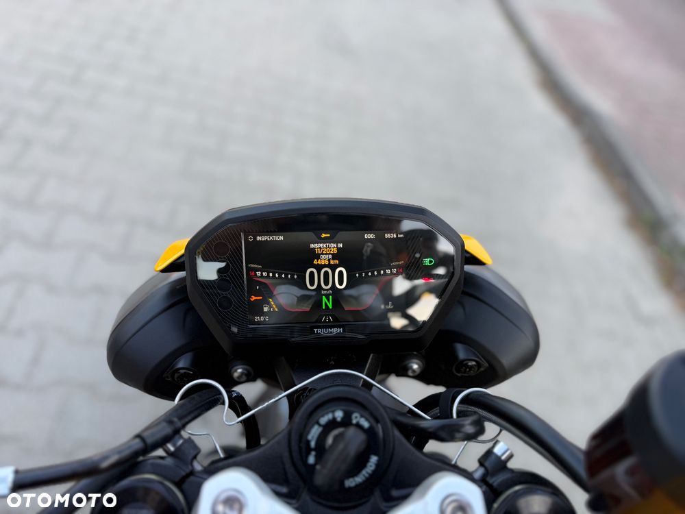 Triumph Street Triple - 33