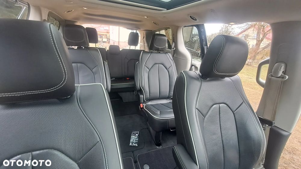 Chrysler Pacifica - 20