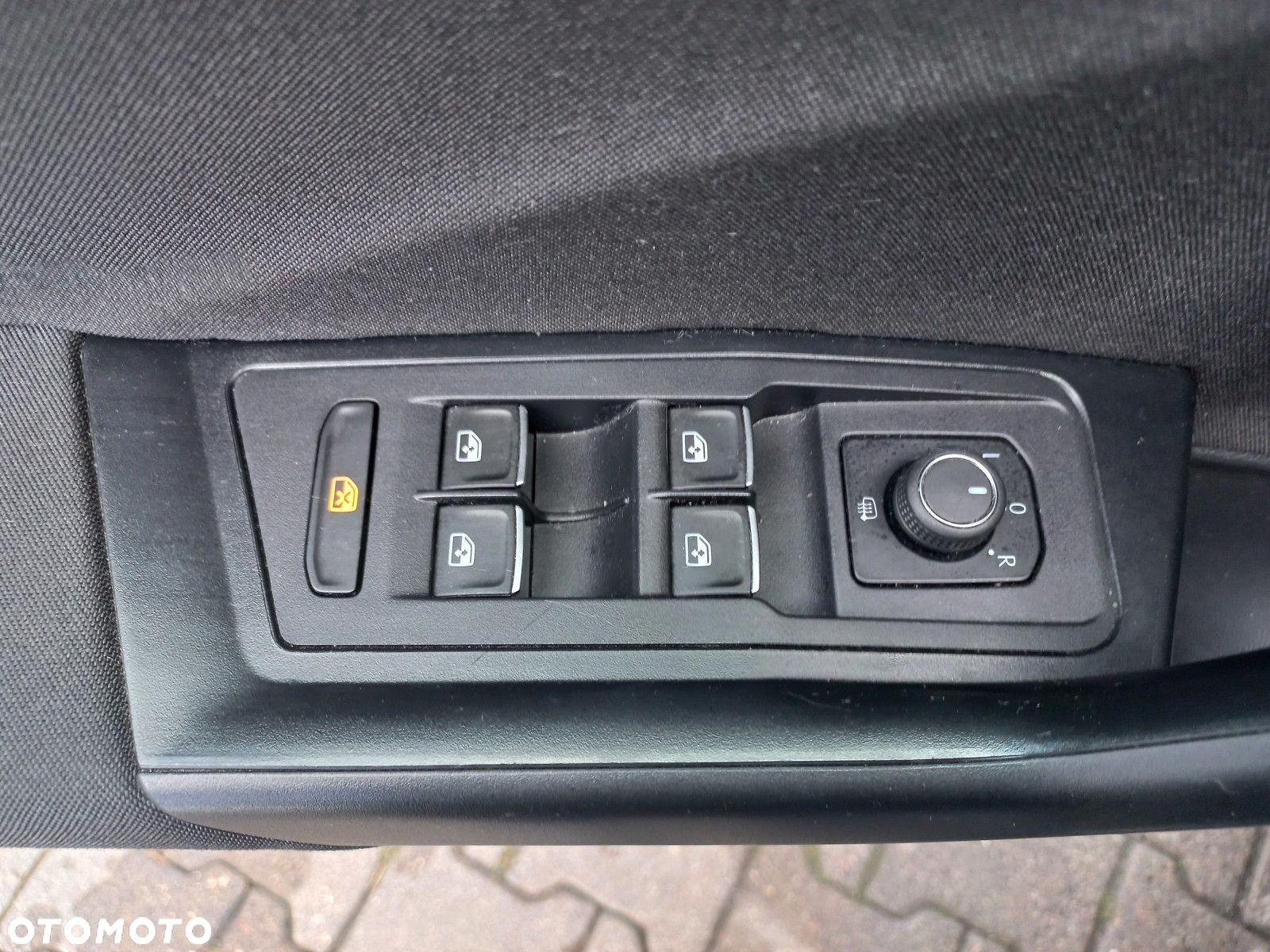 Volkswagen T-Roc - 12