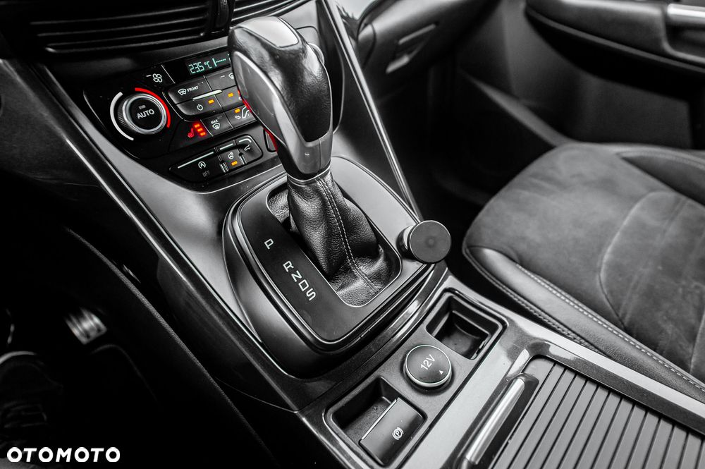 Ford Kuga - 31