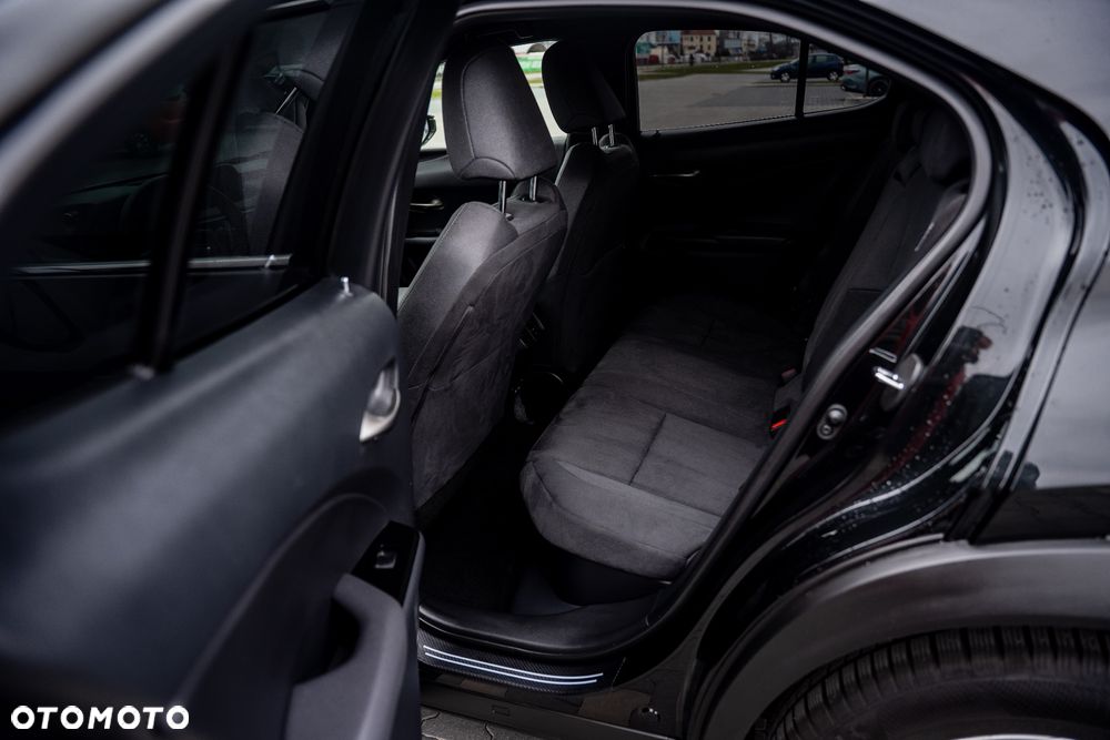 Lexus UX - 11