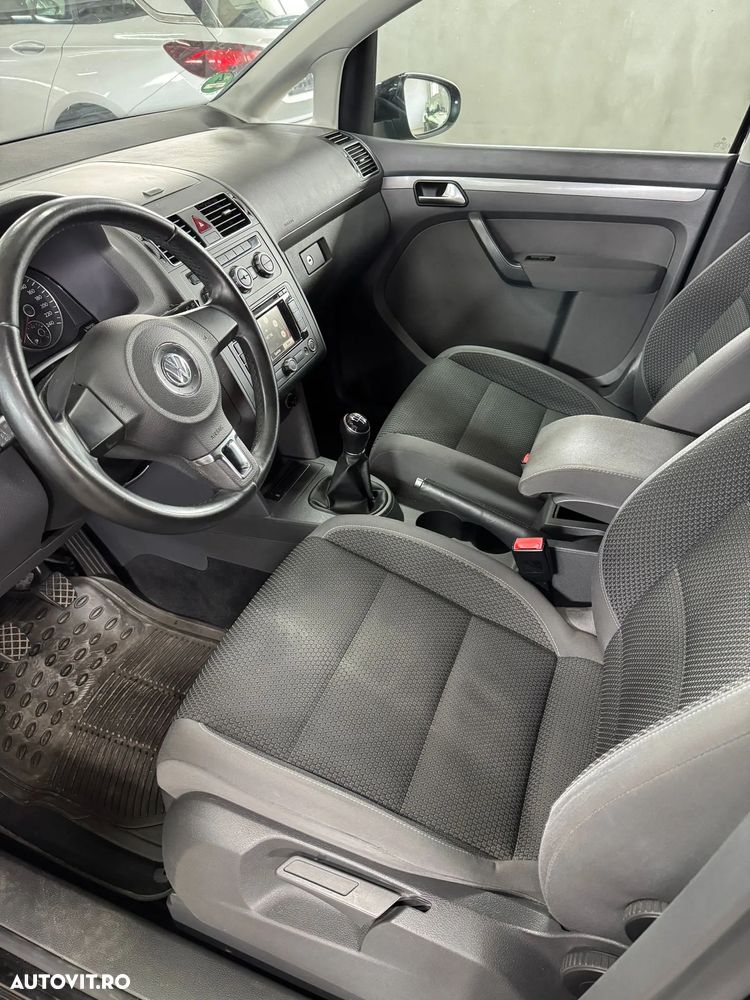 Volkswagen Touran 1.6 TDI BlueMotion Technology Comfortline - 9