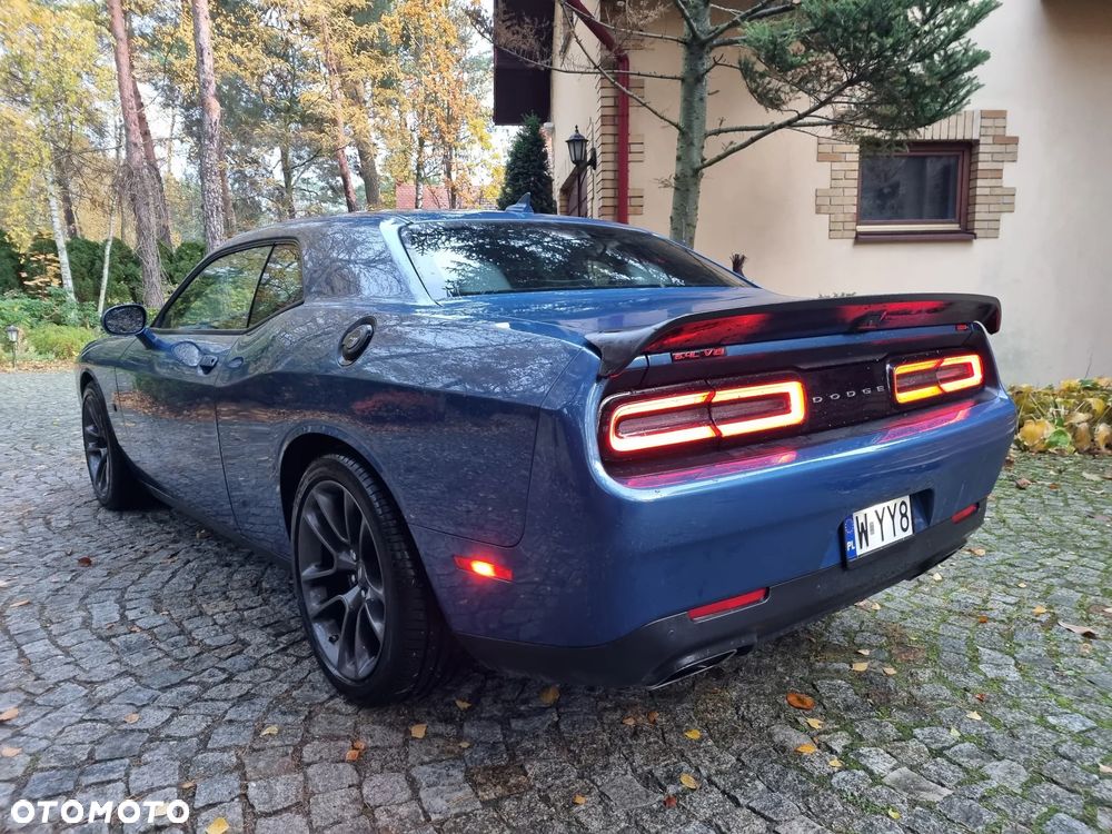 Dodge Challenger 6.4 Scat Pack - 32