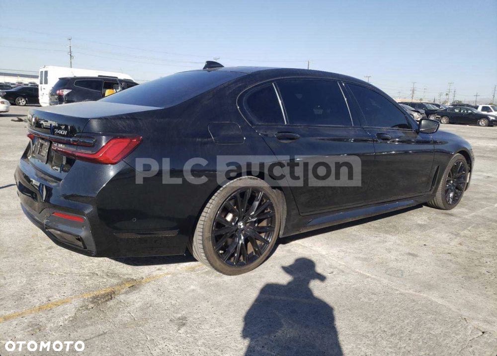 BMW Seria 7 740Li sport - 25