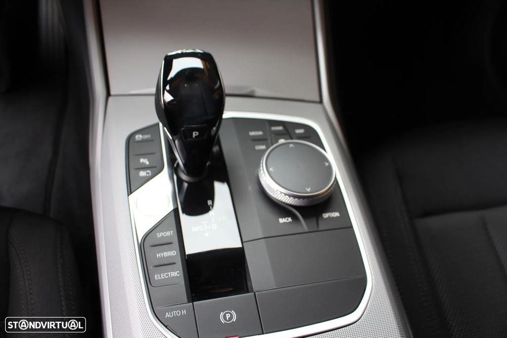 BMW 330 e Auto - 4
