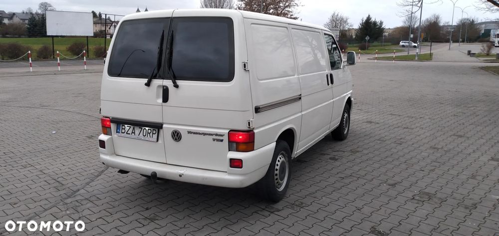 Volkswagen Transporter - 4