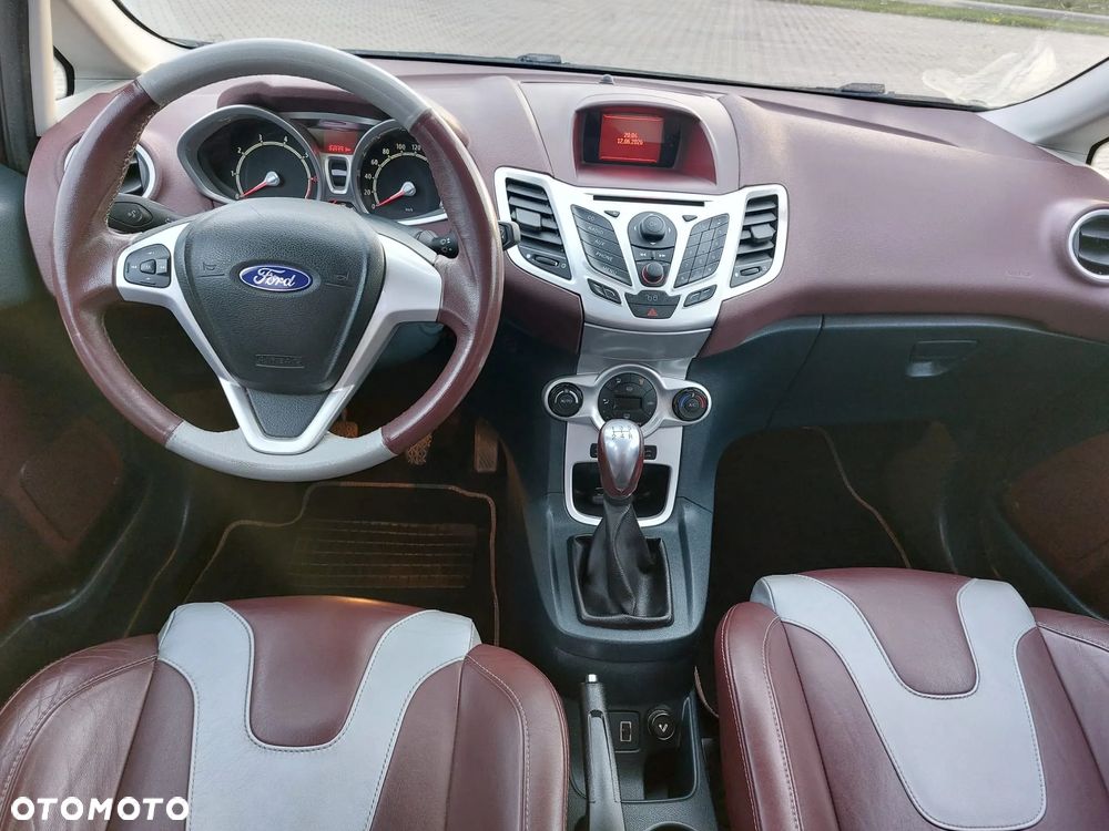 Ford Fiesta - 8
