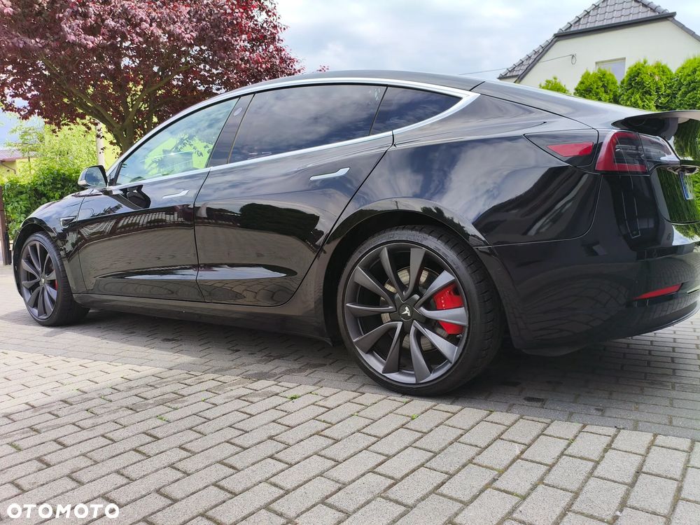Tesla Model 3 - 11