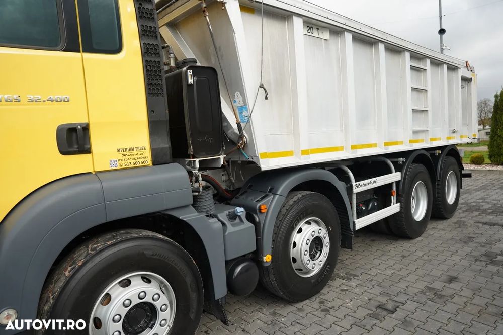 MAN TGS 32.400 / 8x4 / BASCULABILĂ PE SPATE - 6 M / PRELATĂ AUTOMATĂ / CUTIE DE VITEZE MANUALĂ / - 18