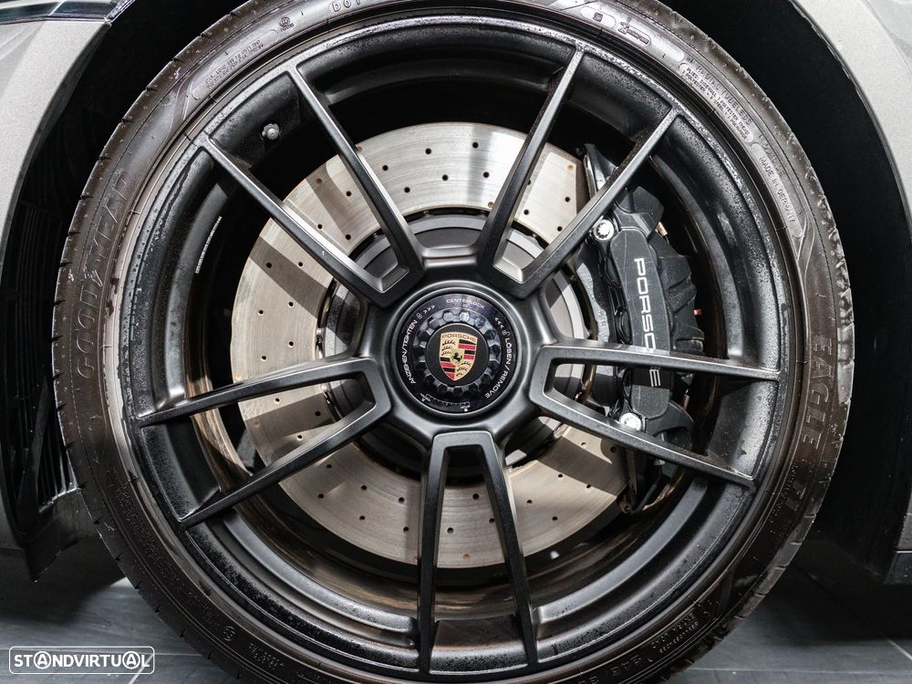 Porsche 911 (992) Carrera 4 GTS PDK - 12