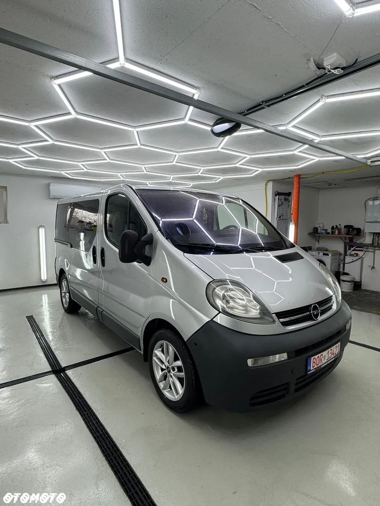 Opel Vivaro - 1