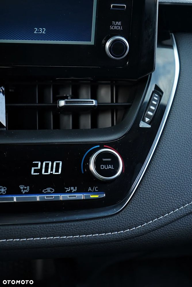 Toyota Corolla 2.0 Hybrid Style - 25