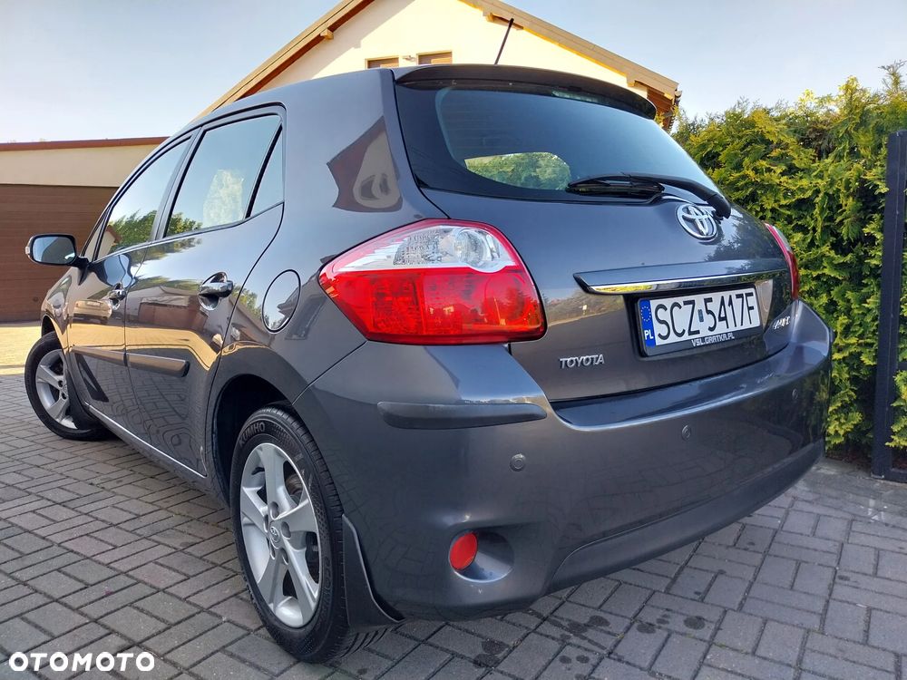 Toyota Auris 1.6 Executive - 3