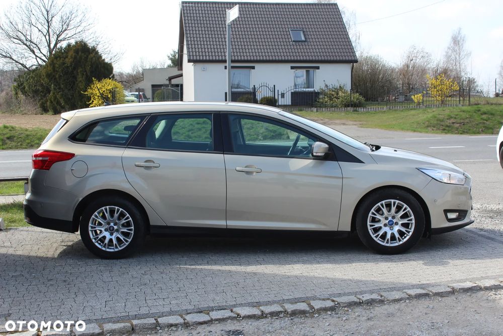 Ford Focus 1.6 TDCi ECOnetic 88g Start-Stopp-System Titanium - 4
