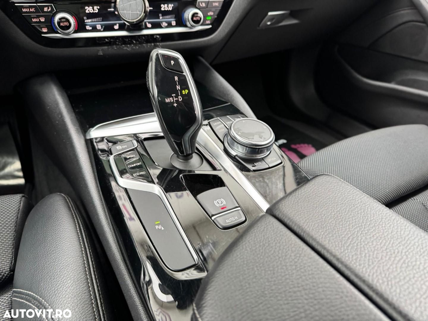 BMW Seria 5 520d Aut. Sport Line - 11