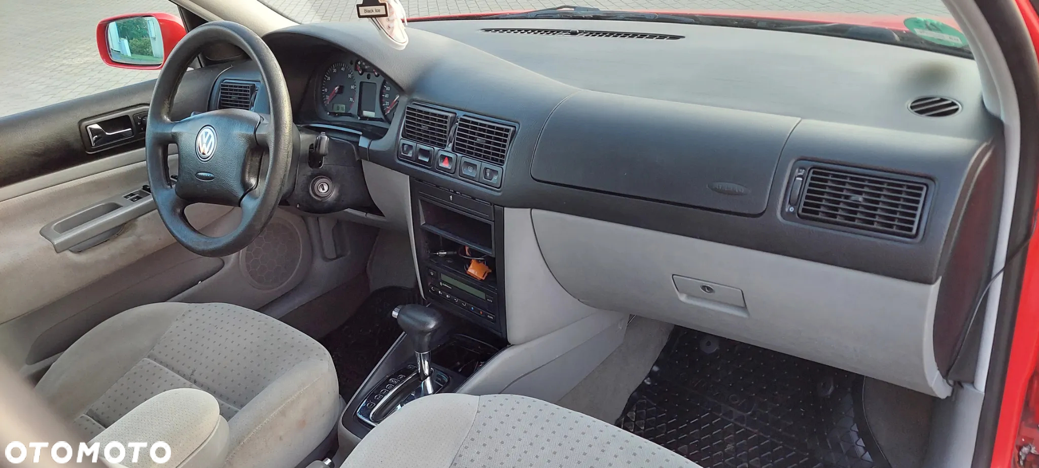 Volkswagen Golf - 10