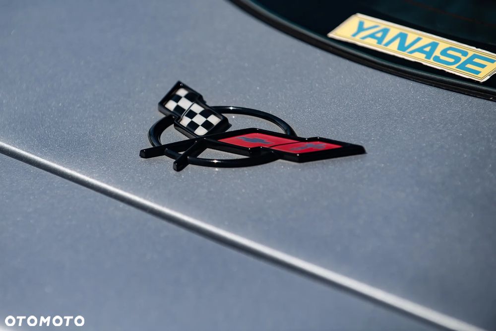 Chevrolet Corvette - 9