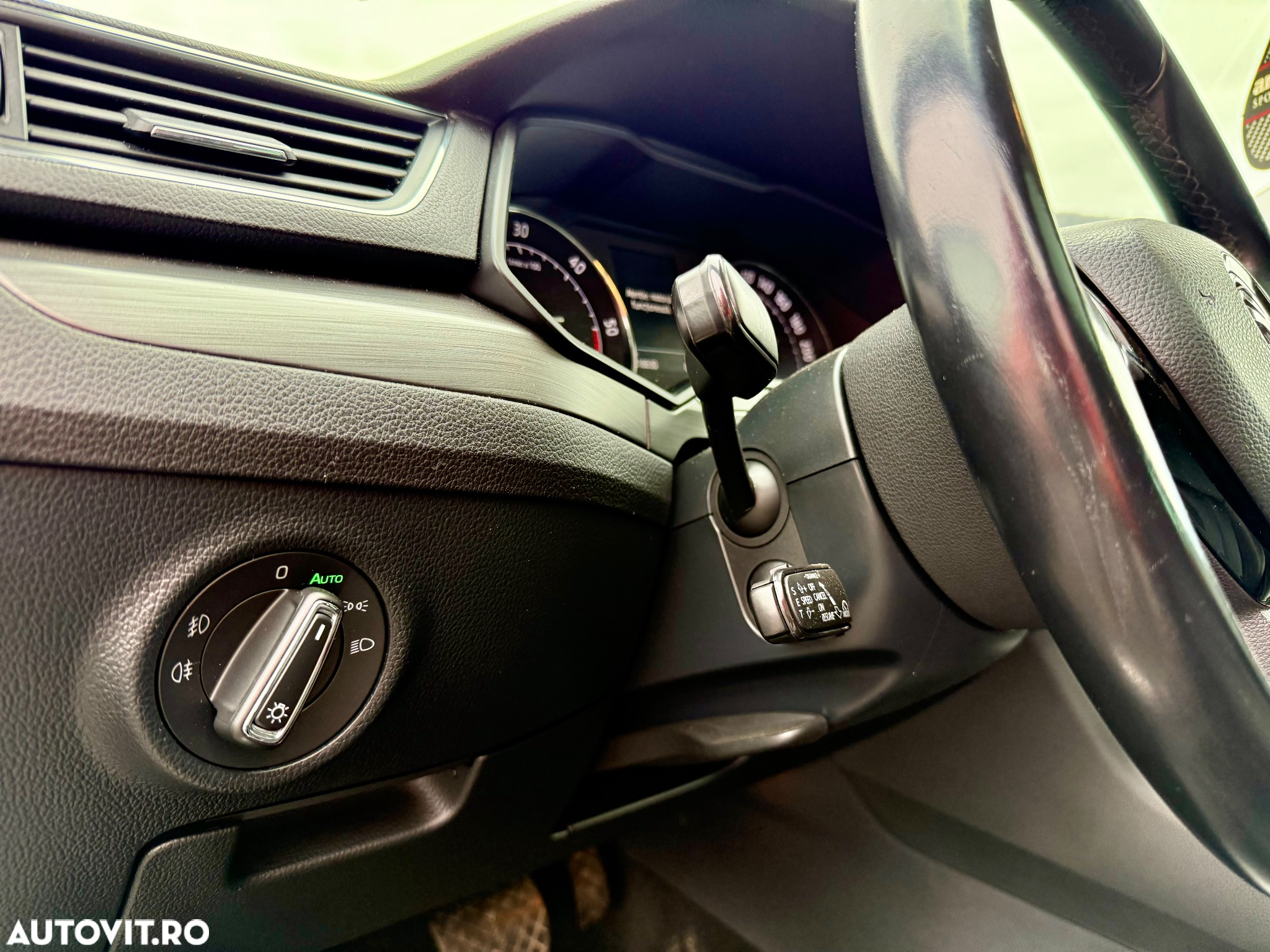 Skoda Superb 2.0 TDI DSG Premium Edition - 10