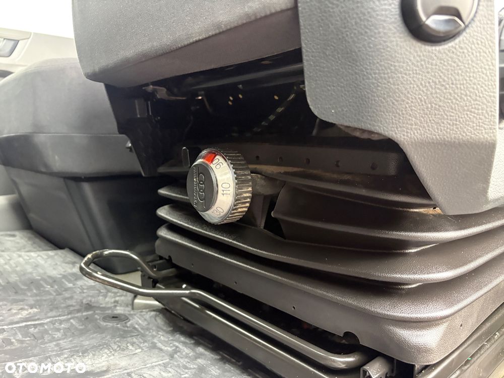 Volkswagen Crafter - 16
