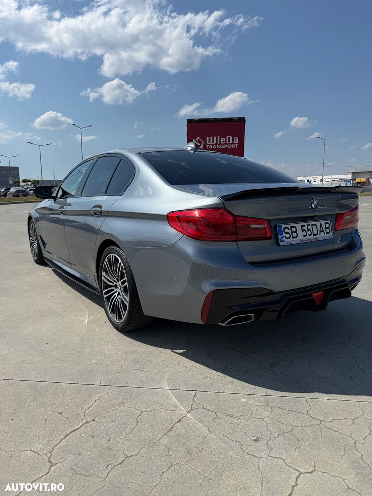 BMW Seria 5 530d xDrive AT - 31