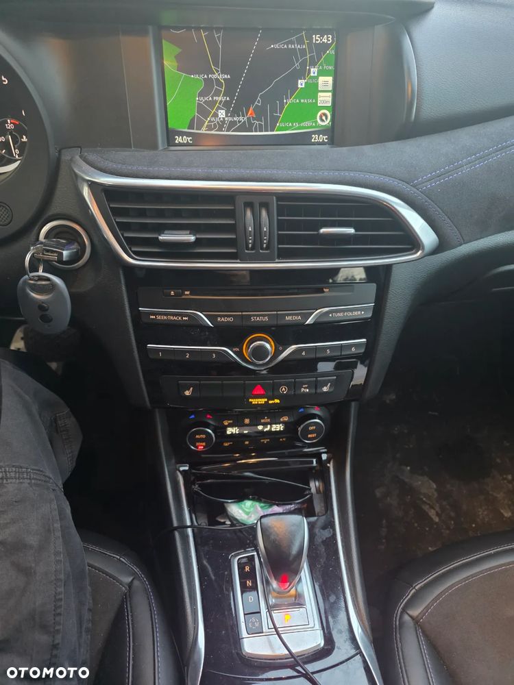 Infiniti Q30 2.2d DCT AWD City Black Edition - 15