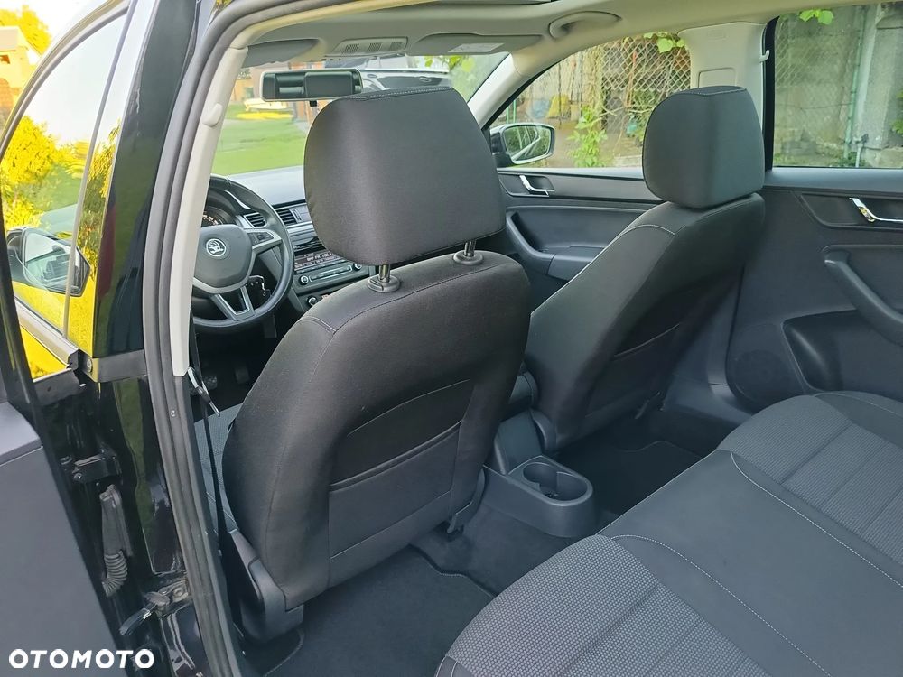Skoda RAPID 1.6 TDI DSG Elegance - 23