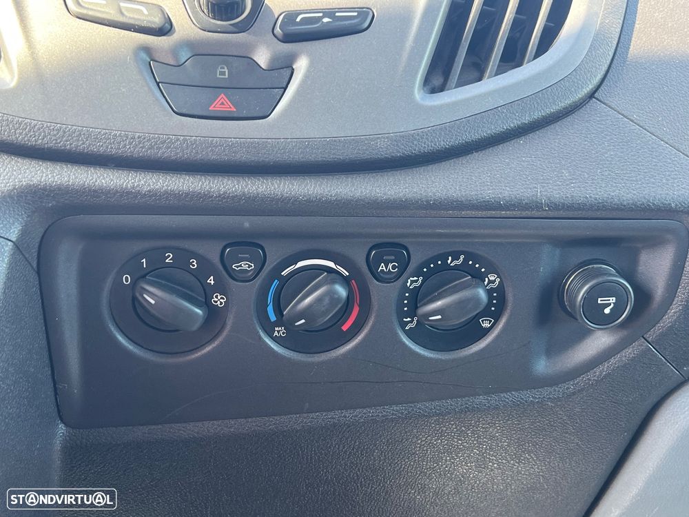 Ford Transit - 12
