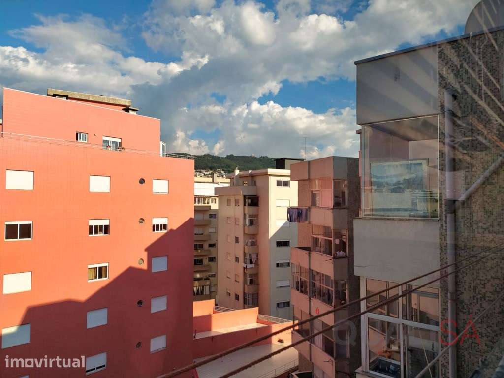 Apartamento T3 mobilado com excelentes áreas e vistas em S. Vítor -... - Grande imagem: 3/30
