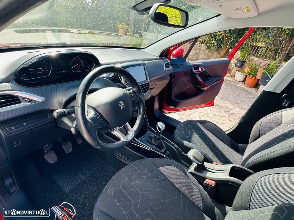 Peugeot 2008 1.2 PureTech Signature - 7