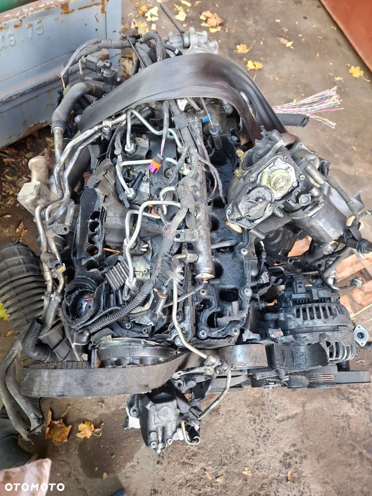 Silnik na czesci Audi A4B8 2,0TDI z Niemiec - 3