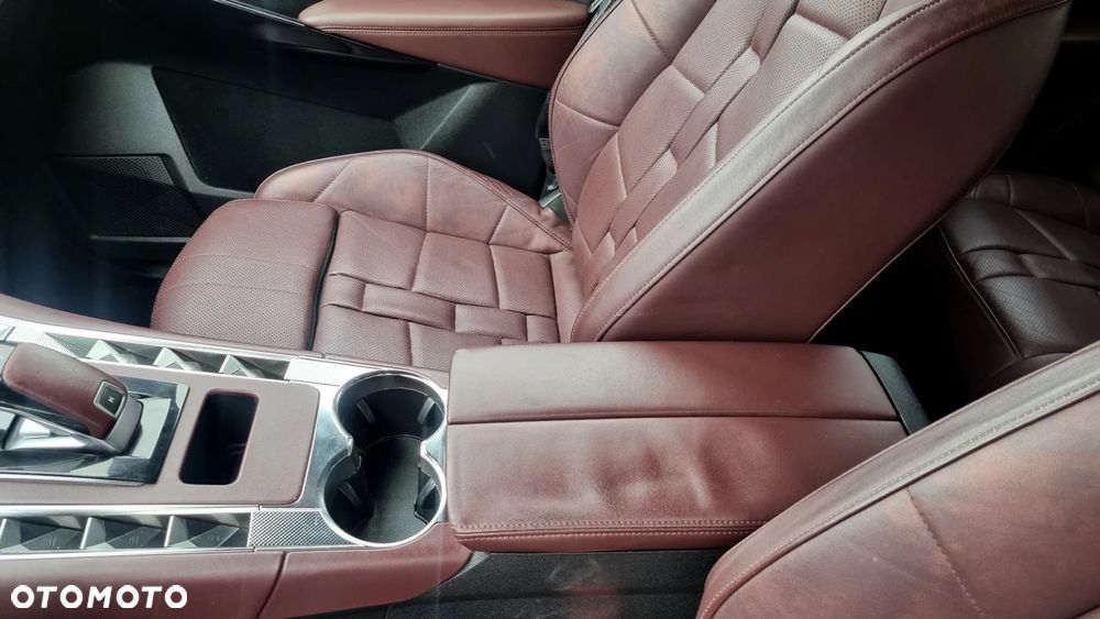 DS Automobiles DS 7 Crossback 2.0 BlueHDi Performance Line + - 36