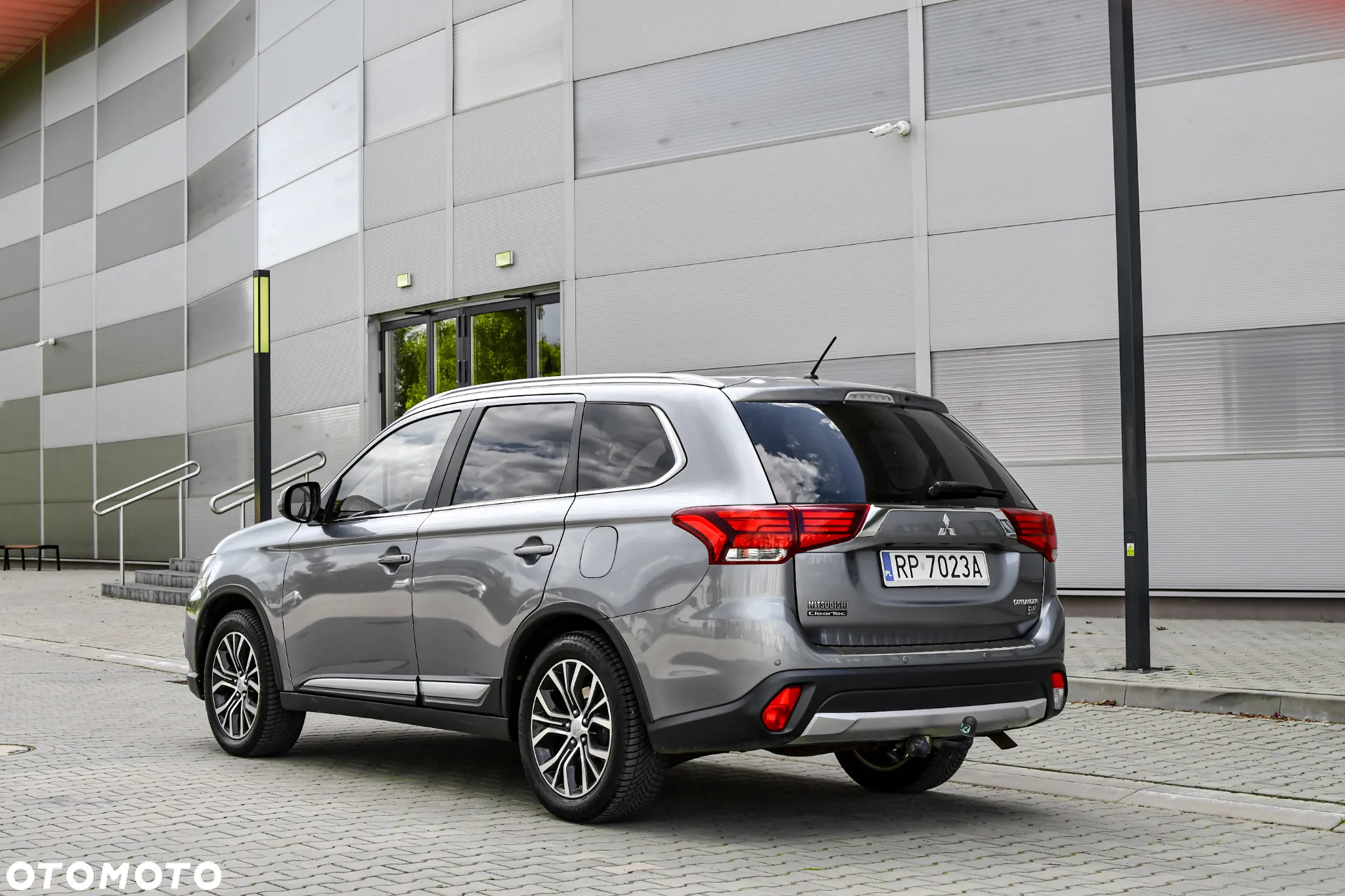 Mitsubishi Outlander 2.2 DID Intense + 4WD - 4