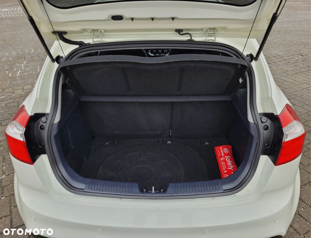 Kia Rio 1.2 Business Line - 29