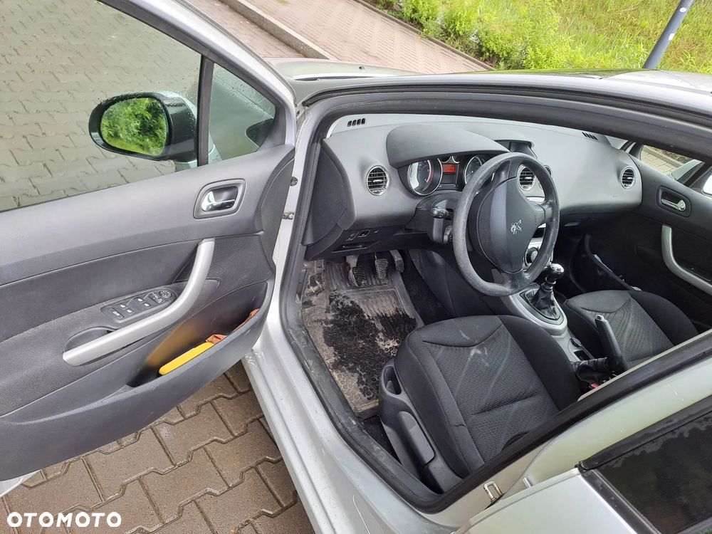 Peugeot 308 - 8