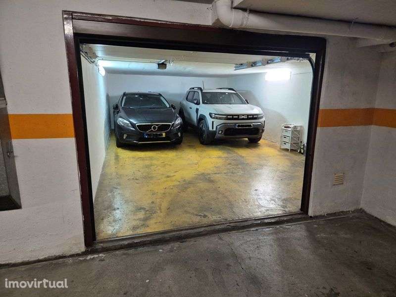 Garagem 3 carros - Miraflores - Grande imagem: 2/8