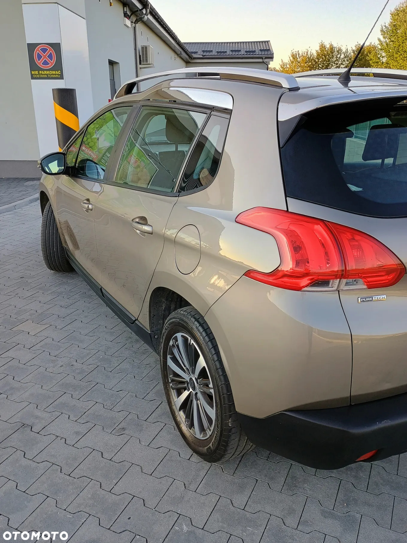 Peugeot 2008 1.2 Pure Tech Active - 9