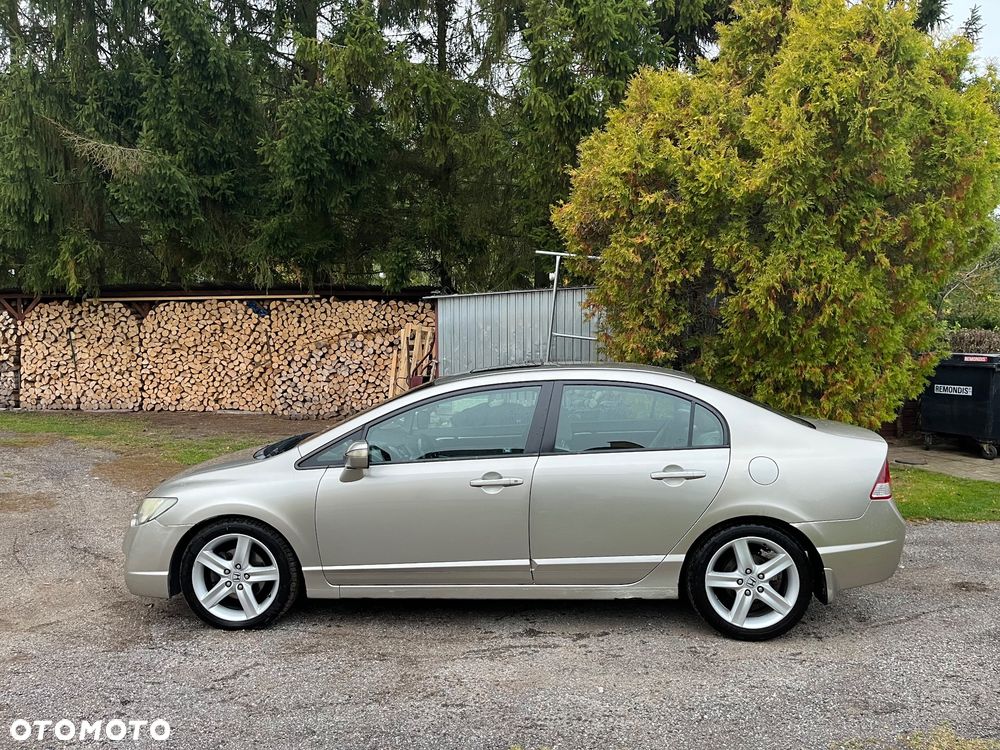 Honda Civic 1.8 Executive - 3