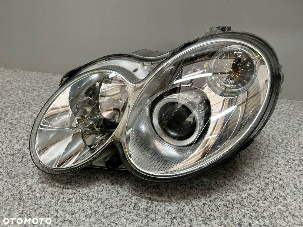 MERCEDES CLK W209 209 LAMPA LEWA BI XENON IDEALNA - 1