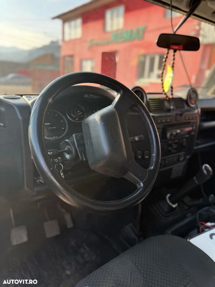 Land Rover Defender 90 2.4I S/W SE - 9