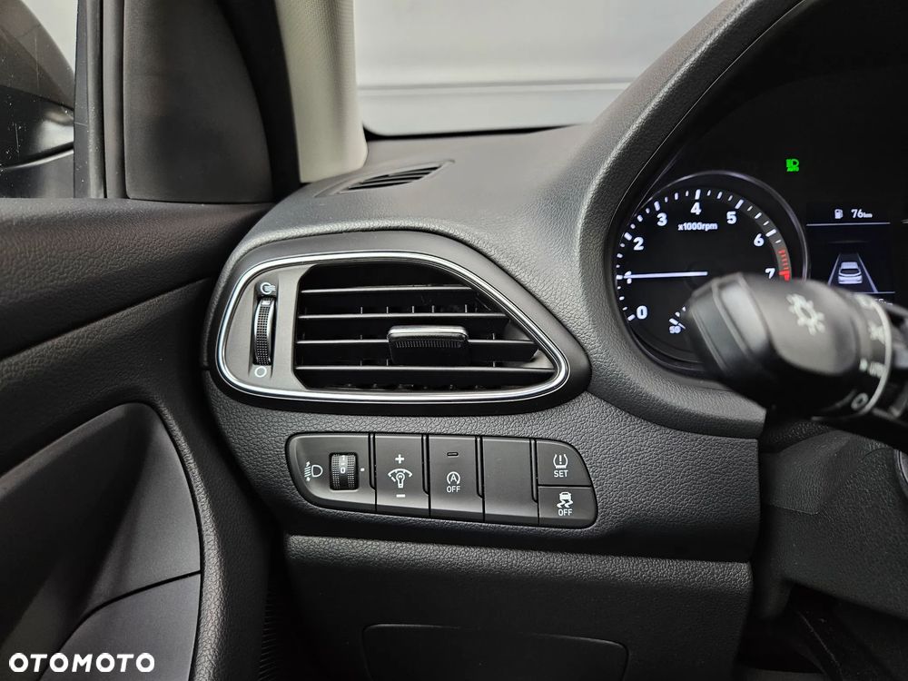 Hyundai i30 1.5 DPI Classic + - 20