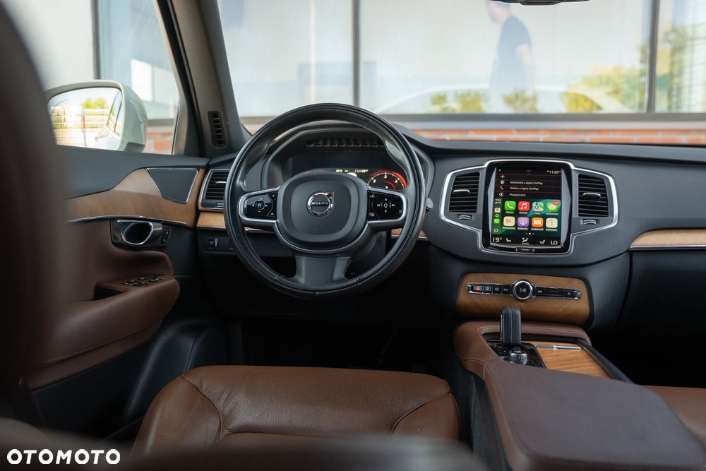 Volvo XC 90 B5 D AWD Geartronic Momentum - 25