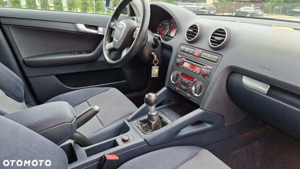 Audi A3 Sportback 1.6 Attraction - 33