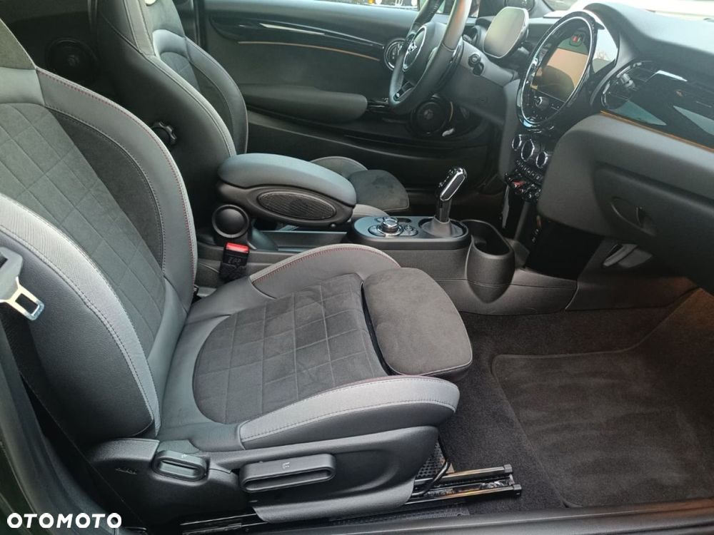 MINI John Cooper Works - 24