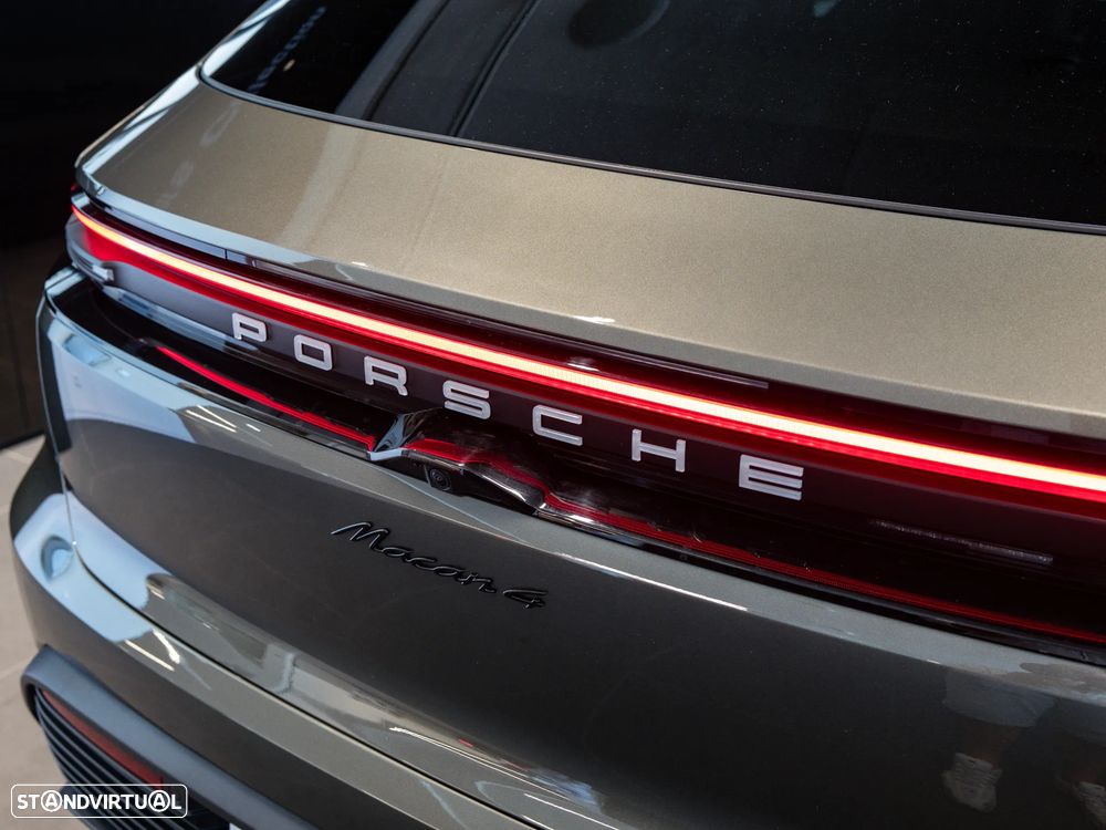 Porsche Macan Electric 4 - 20