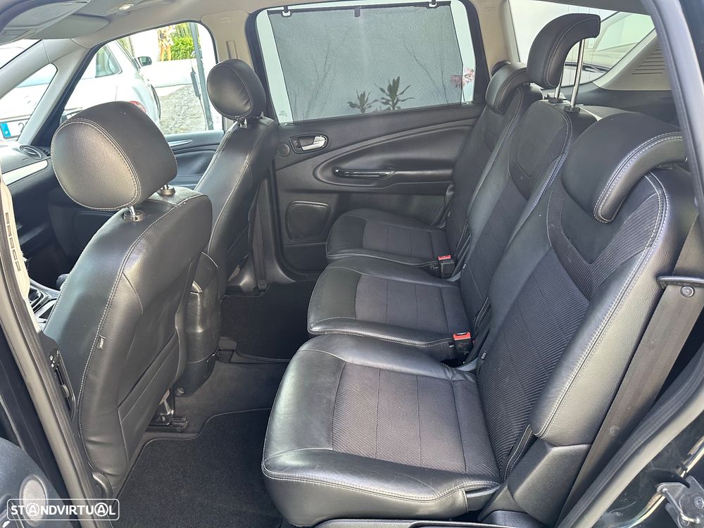 Ford S-Max 2.0 TDCi Titanium 7L - 31