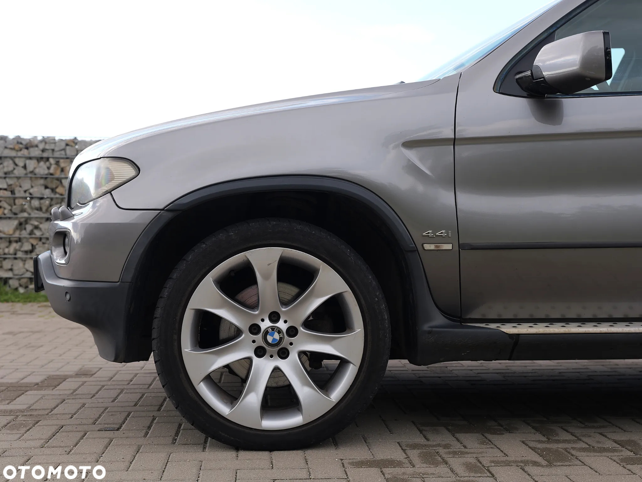 BMW X5 4.4i - 9