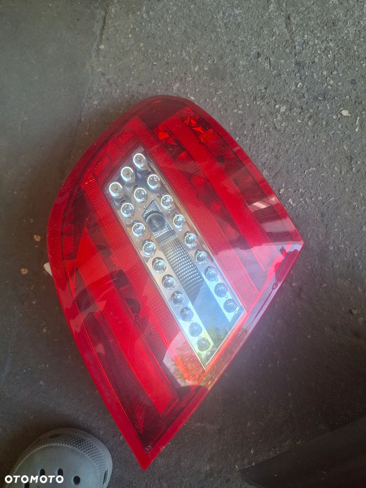 mercedes w204 kombi led lampa tył lewa eu lift poznan