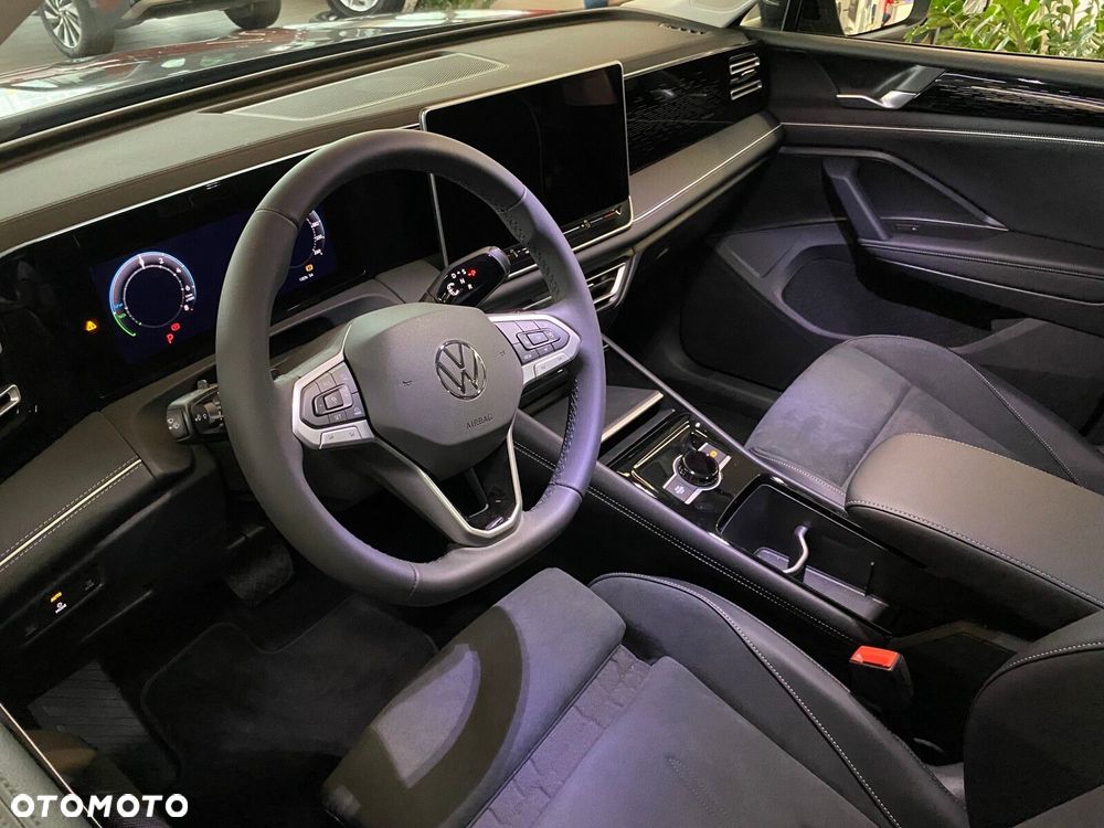 Volkswagen Tiguan - 8