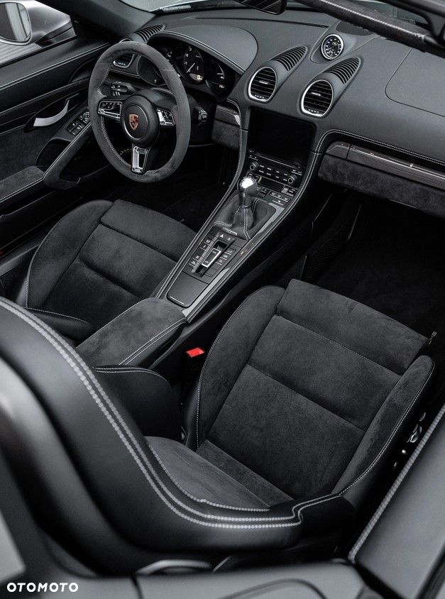 Porsche 718 Boxster Spyder - 5